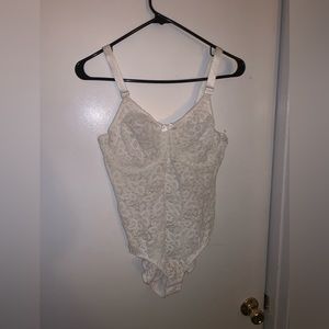 Women’s lace body suit 40C